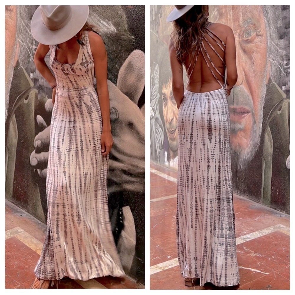 Elegant Tie-Dye Maxi Dress